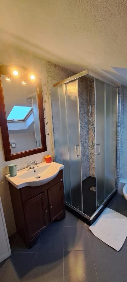 Apartament La Mansardina Vezzi Portio Zewnętrze zdjęcie