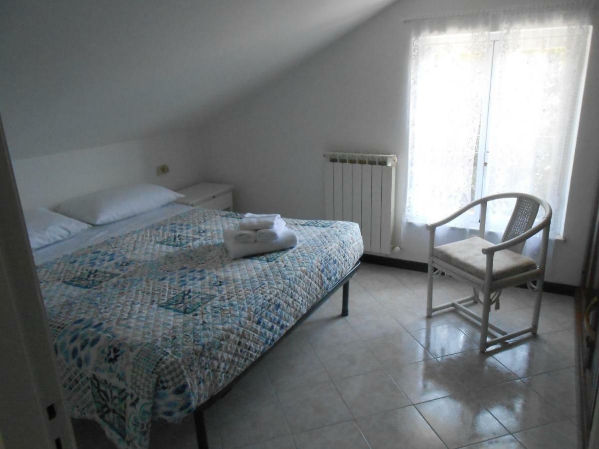 Apartament La Mansardina Vezzi Portio Zewnętrze zdjęcie