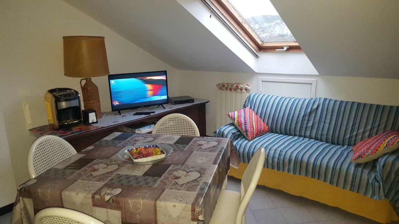 Apartament La Mansardina Vezzi Portio Zewnętrze zdjęcie