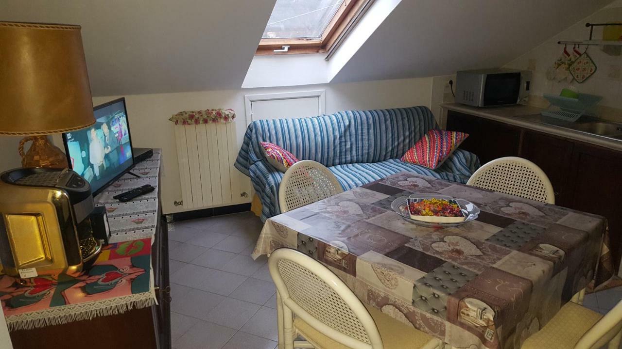 Apartament La Mansardina Vezzi Portio Zewnętrze zdjęcie